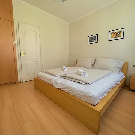 Retro Family Apartment *