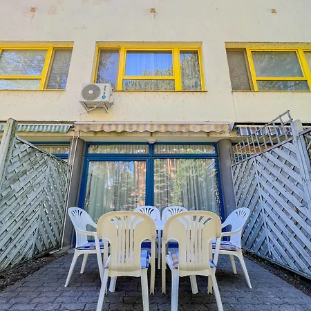 Retro Family Apartment Siofok