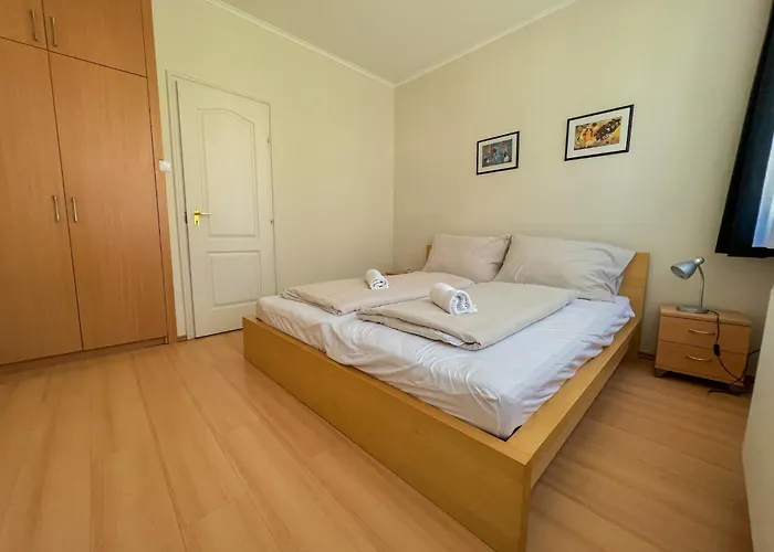 Retro Family Apartment *